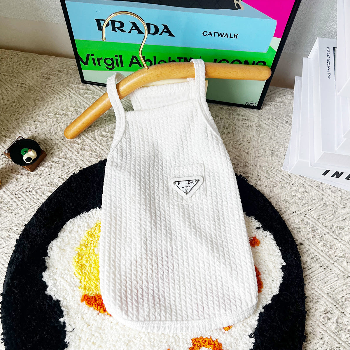 Summer pet dog clothes camisole thin breathable small and medium-sized dogs two-legged pet cat clothes supplies wholesale