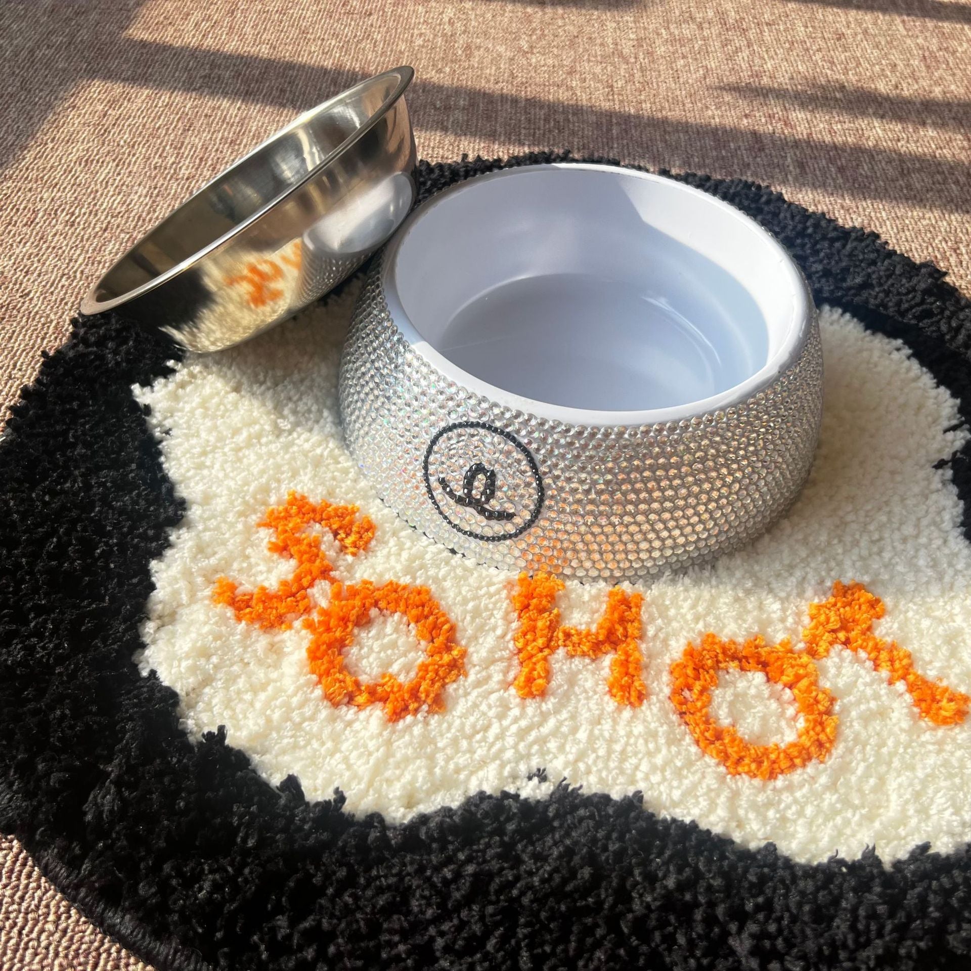 Pet diamond-encrusted dog bowl, stainless steel, trendy brand, Corgi, Teddy, Schnauzer, stainless steel tableware, drinking water, cat basin, dog basin